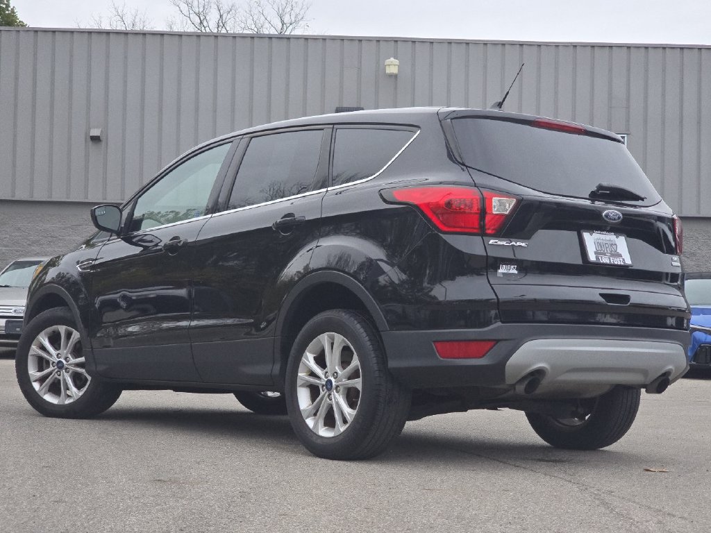 Used 2019 Ford Escape SE FWD image 13