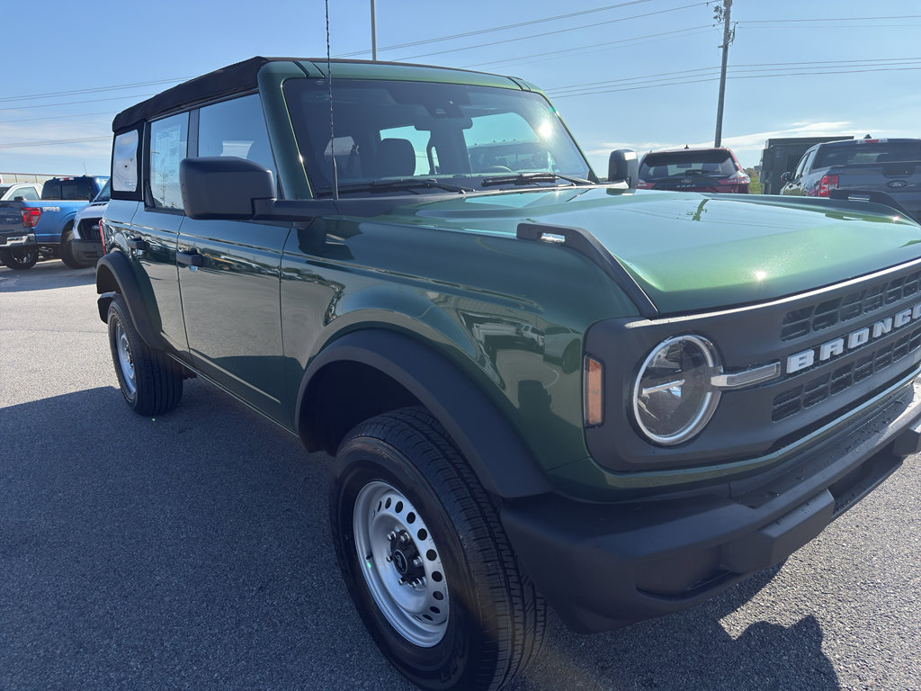 New 2025 Ford Bronco 4-Door image 3