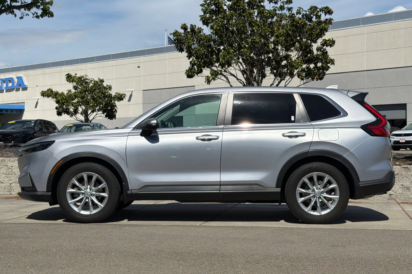 Used 2024 Honda CR-V EX image 7