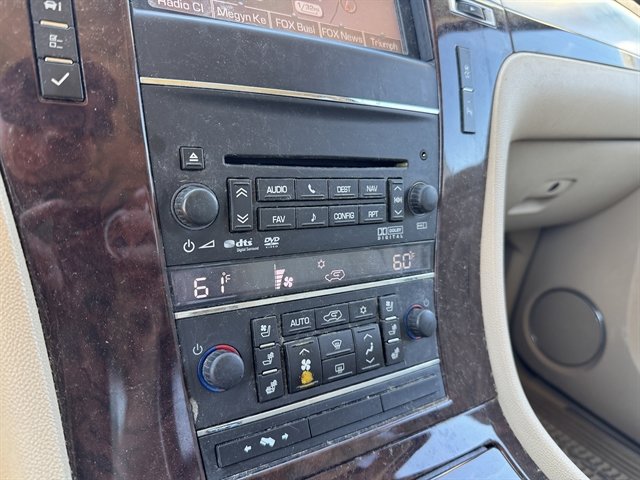 Used 2013 Cadillac Escalade EXT AWD/4WD image 12