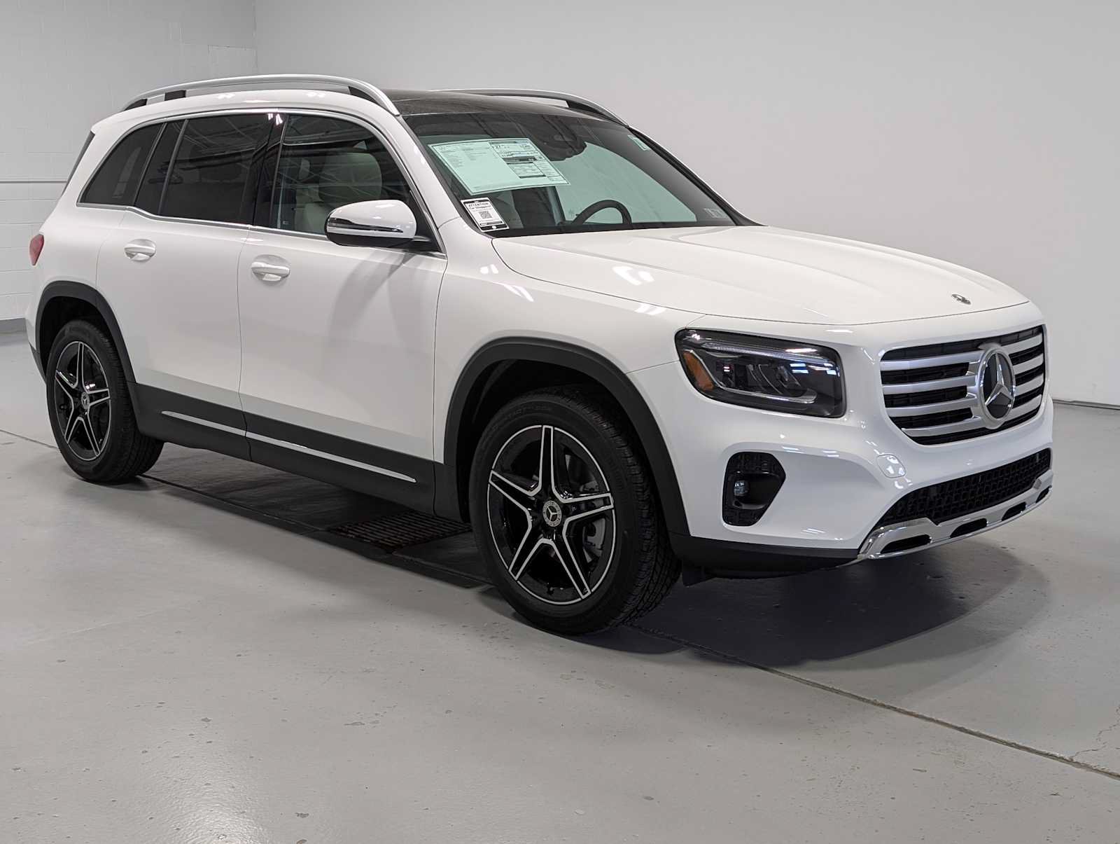 New 2026 Mercedes-Benz GLB 250 4MATIC image 6