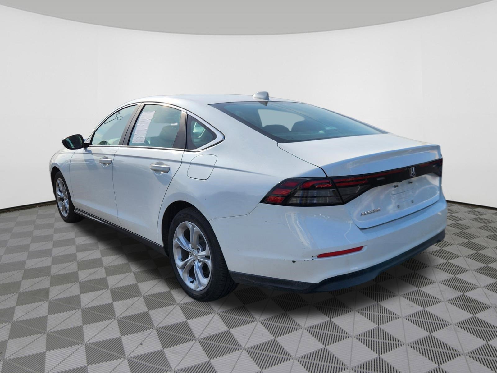 Certified 2023 Honda Accord LX image 3