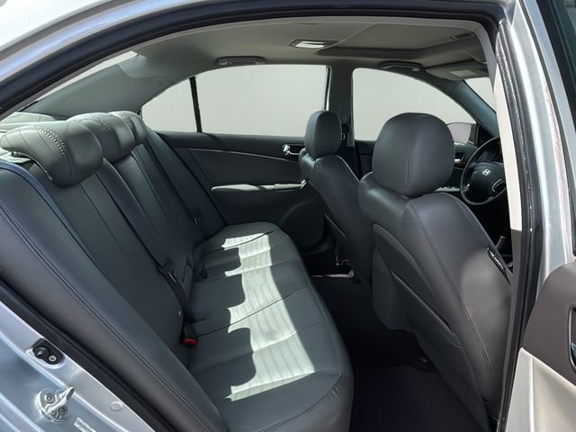 Used 2009 Hyundai Sonata Limited FWD image 12