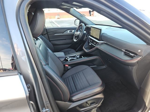 Used 2025 Ford Explorer ST-Line image 27