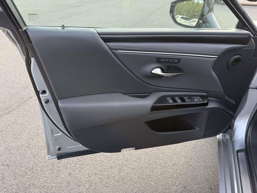 Used 2025 Lexus ES 350 Premium image 12