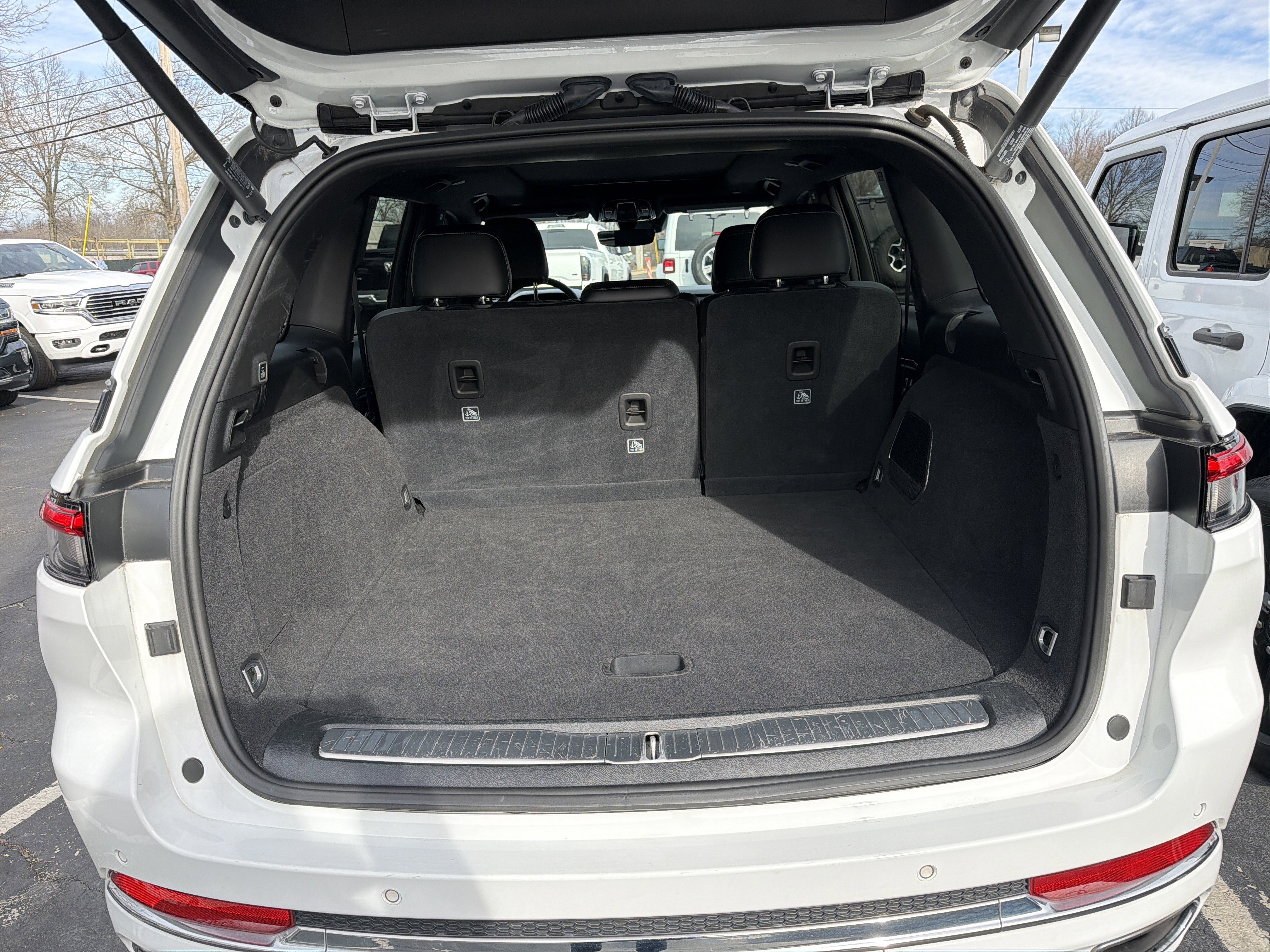 Certified 2022 Jeep Grand Cherokee Overland image 9