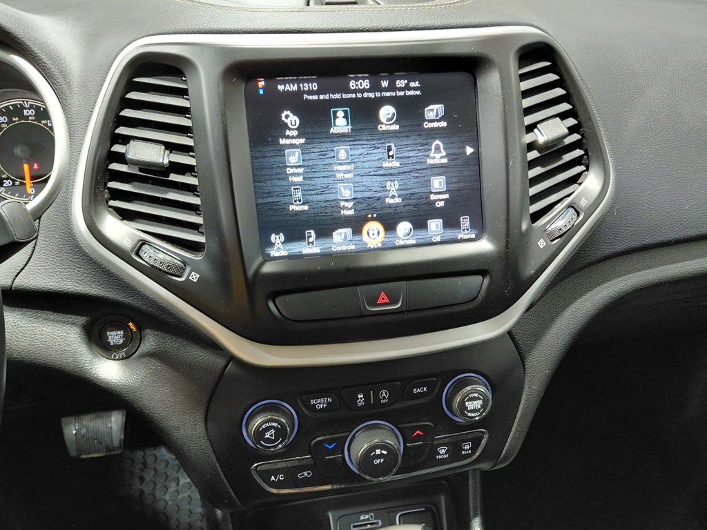 Used 2018 Jeep Cherokee Latitude Plus w/ Cold Weather Group image 32