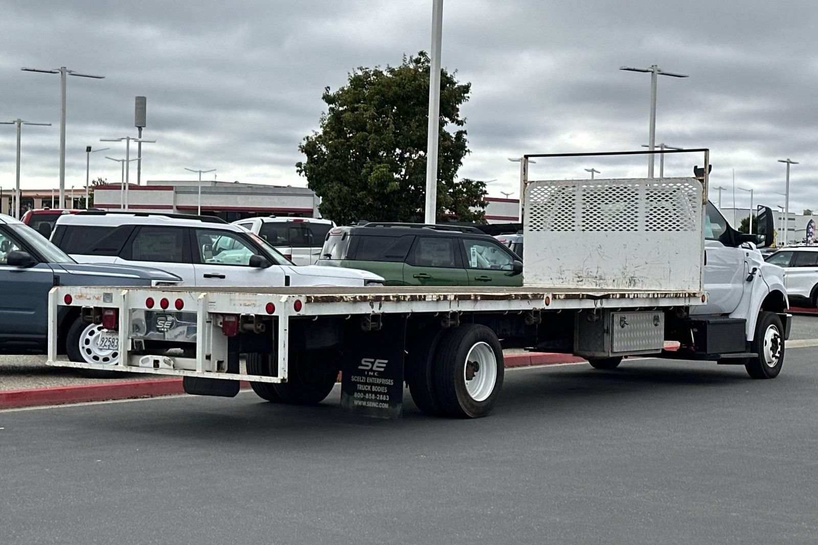 Used 2019 Ford F650 2WD Regular Cab Super Duty image 4