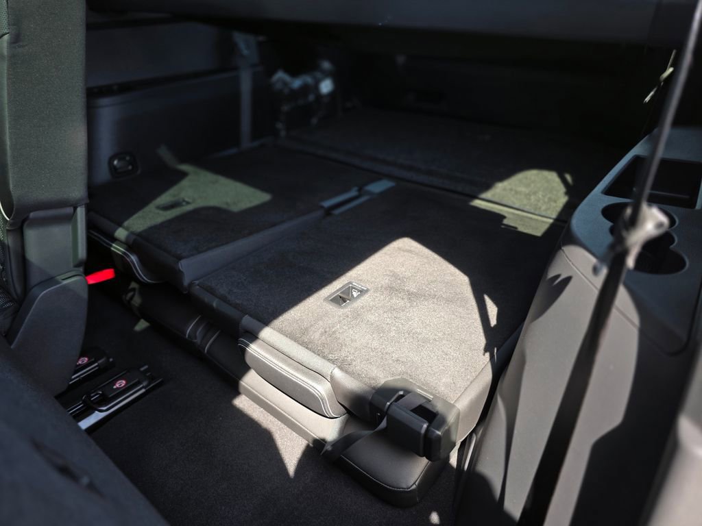 Used 2025 Volkswagen Atlas SEL Premium R-Line image 19