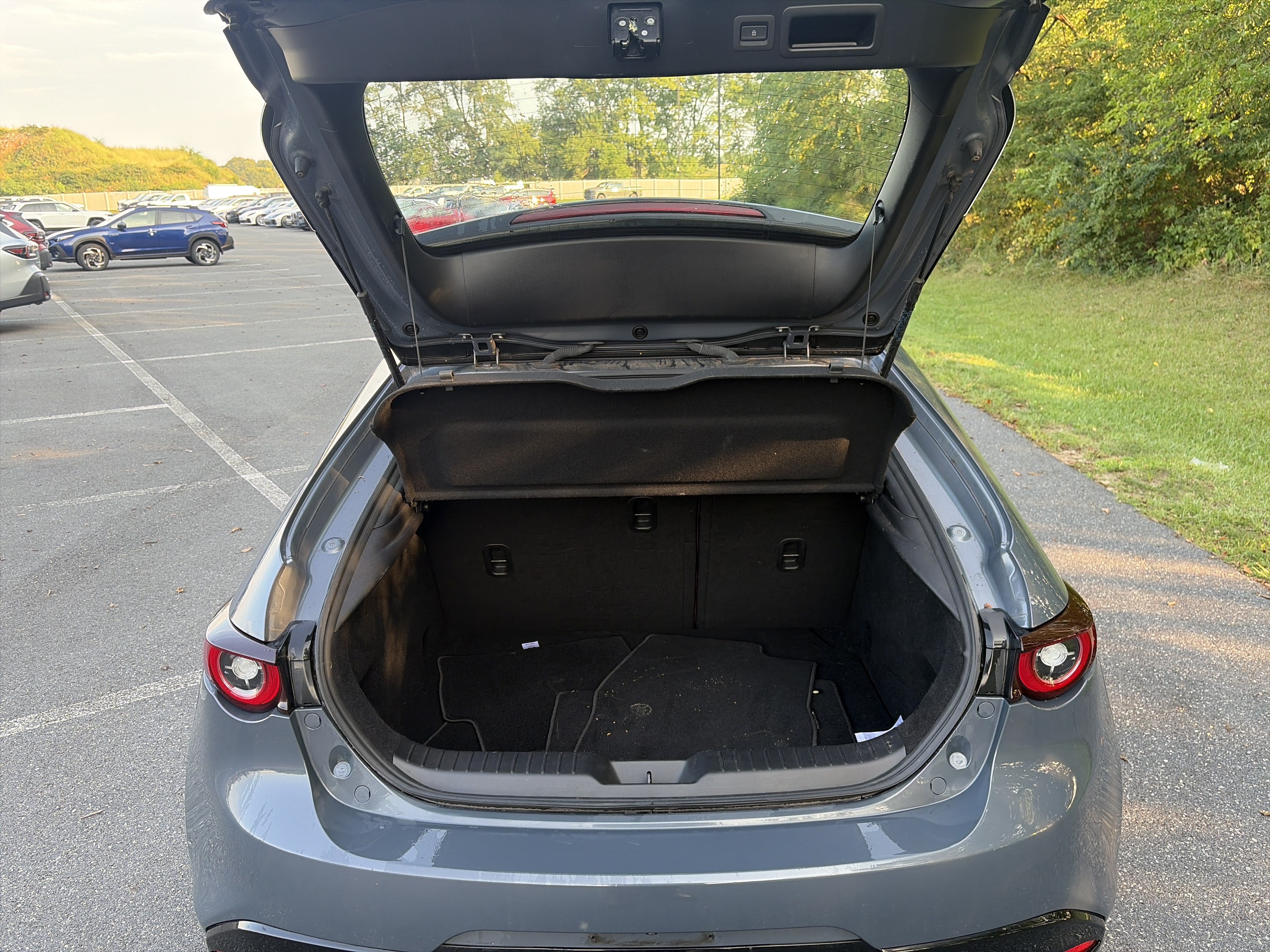 Used 2022 MAZDA MAZDA3 s FWD image 21