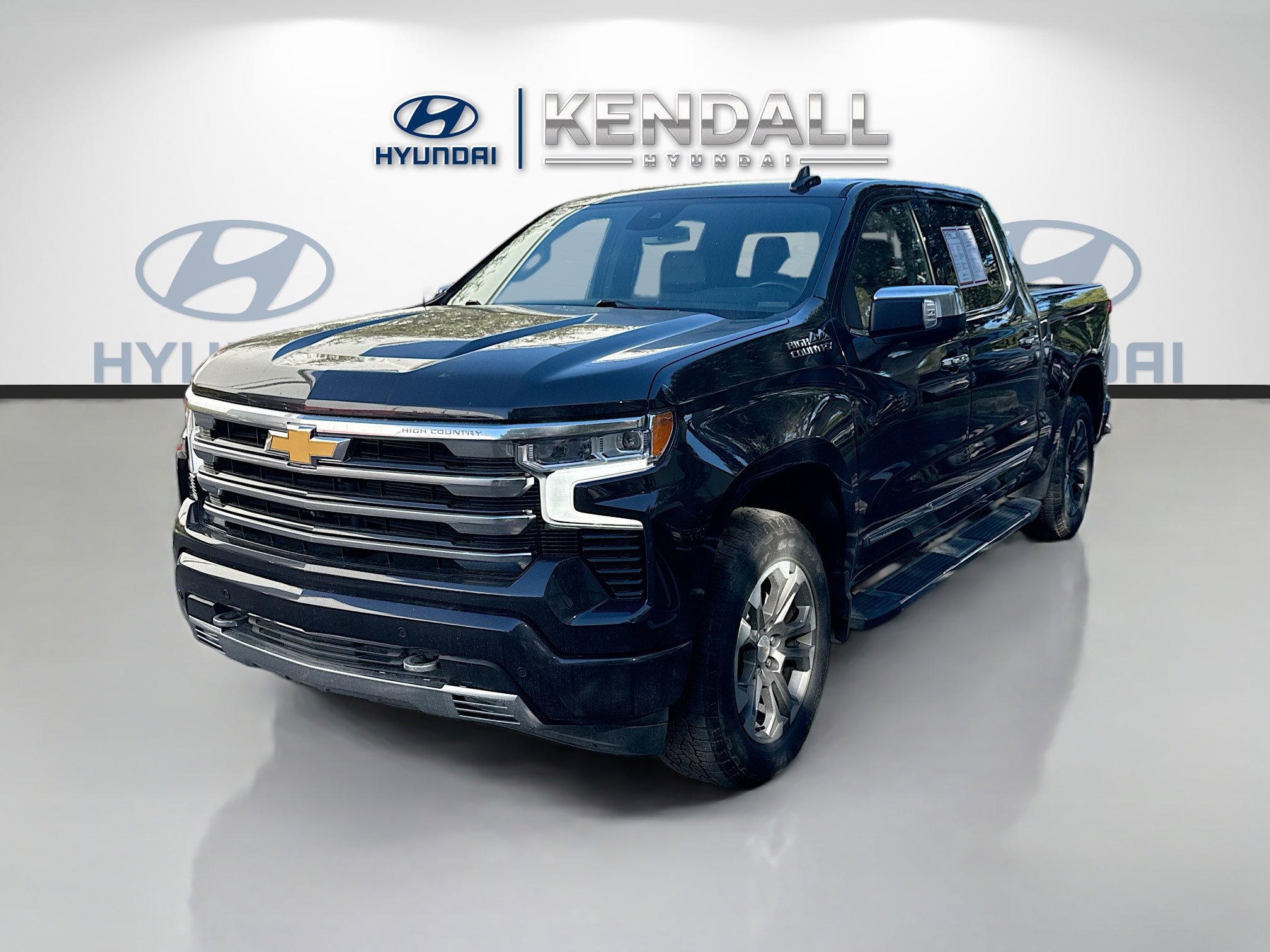 Used 2023 Chevrolet Silverado 1500 High Country w/ Z71 Off-Road Package image 3