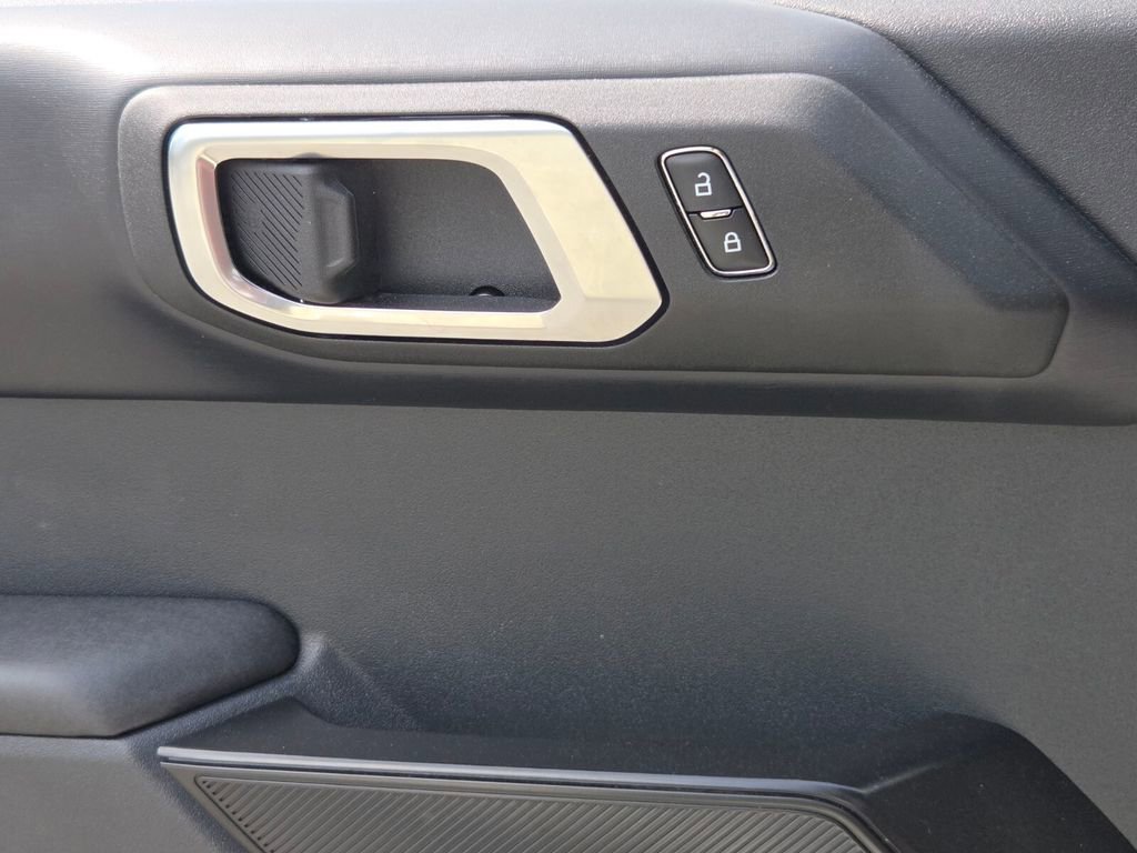 Used 2025 Ford Bronco Outer Banks image 27