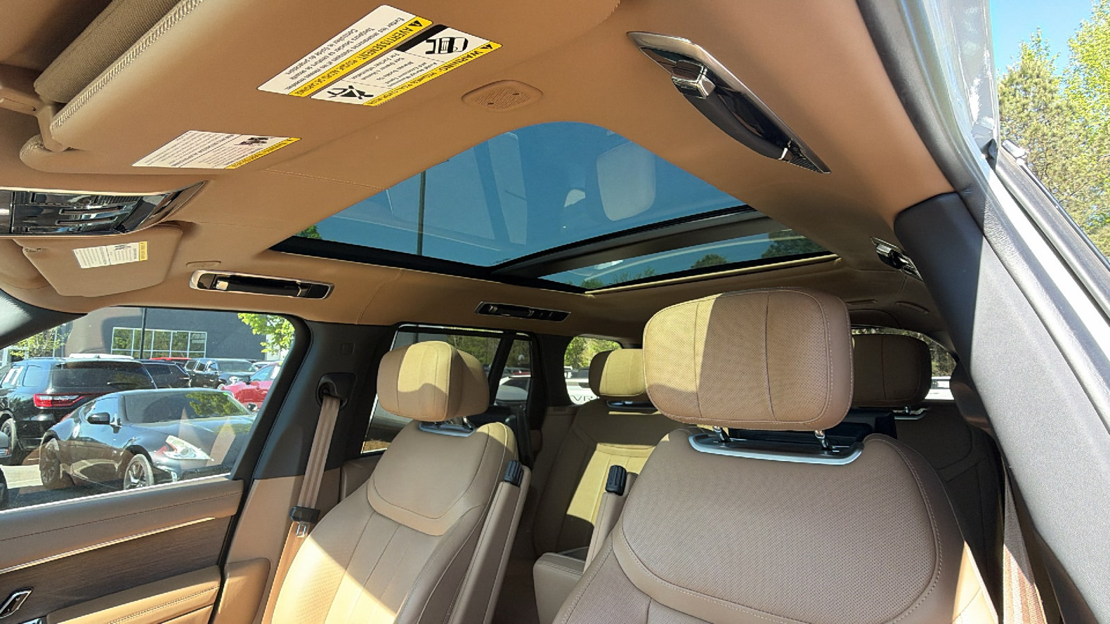 Used 2025 Land Rover Range Rover Autobiography AWD/4WD image 18