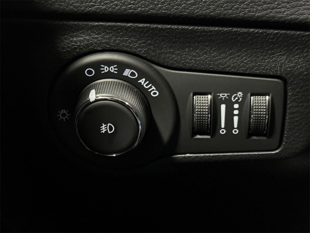 Used 2021 Jeep Compass Latitude w/ Convenience Group image 17