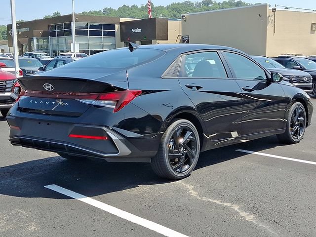 New 2026 Hyundai Elantra SEL Sport FWD image 4