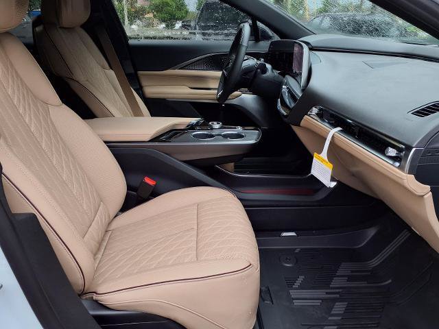 New 2026 Cadillac Lyriq Signature Luxury w/ Nappa Leather Package RWD image 9
