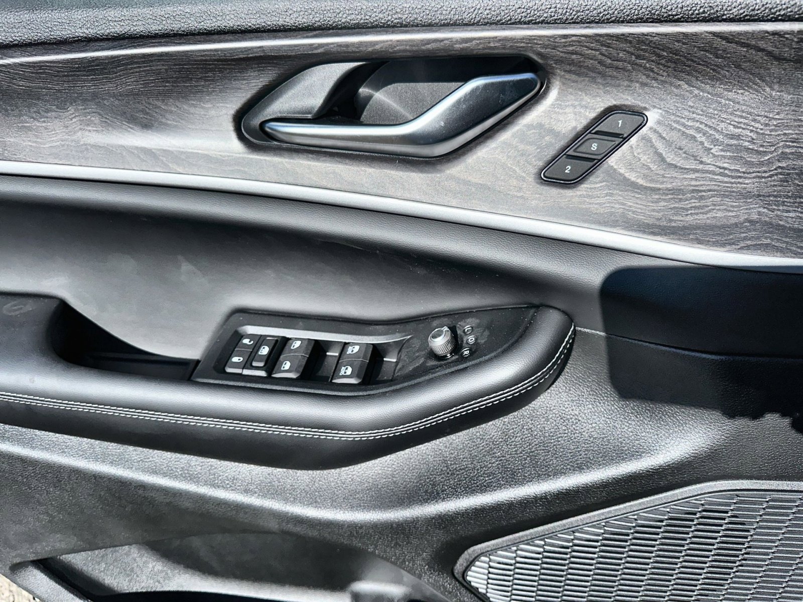 New 2025 Jeep Grand Cherokee Limited w/ Luxury Tech Group II image 15