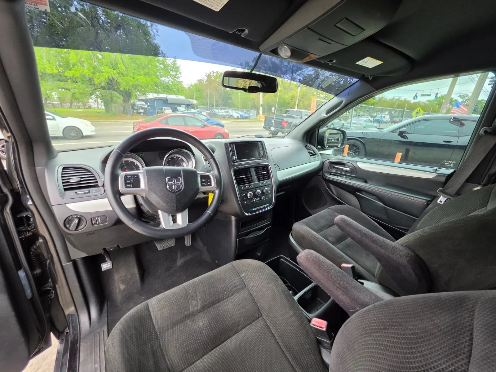 Used 2015 Dodge Grand Caravan SE w/ Quick Order Package 29E SE FWD image 11