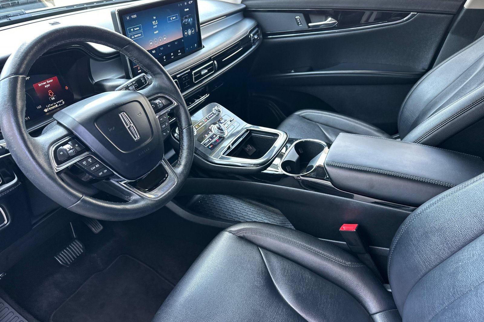 Certified 2022 Lincoln Nautilus FWD w/ Premium Package image 9