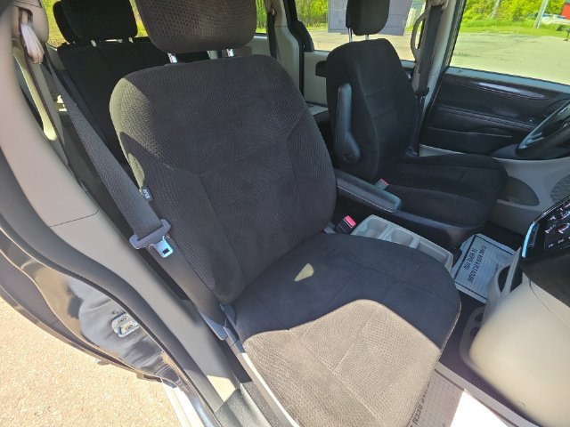 Used 2013 Dodge Grand Caravan SE FWD image 24