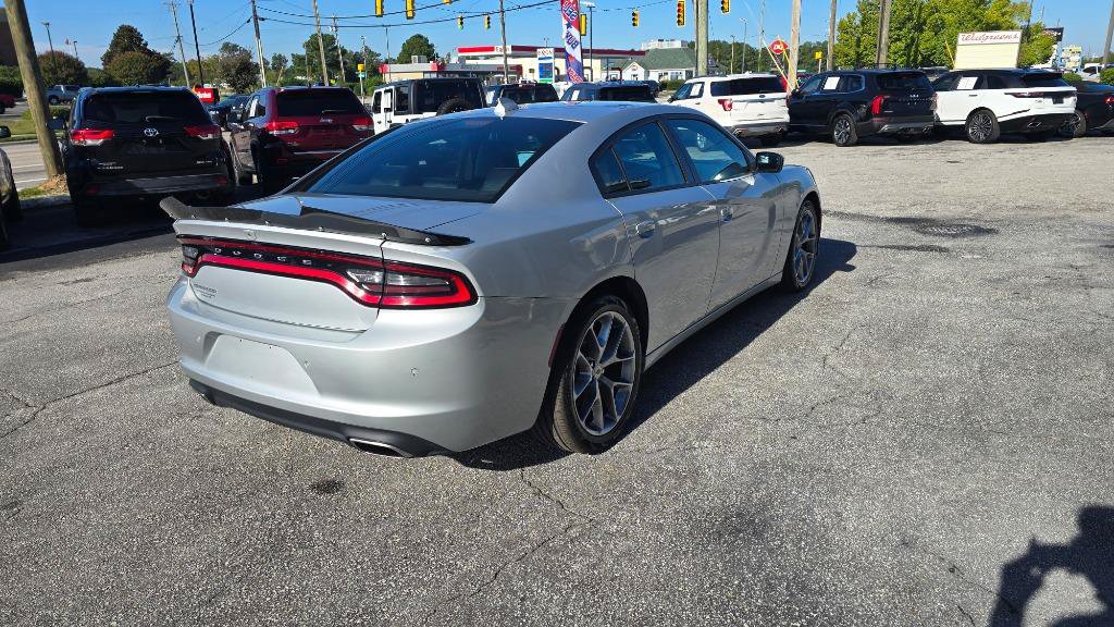 Used 2022 Dodge Charger SXT w/ Plus Group RWD image 4