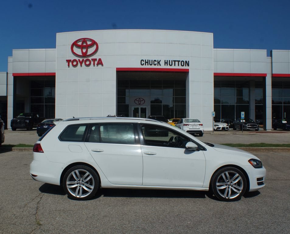 Used 2017 Volkswagen Golf SE FWD image 1