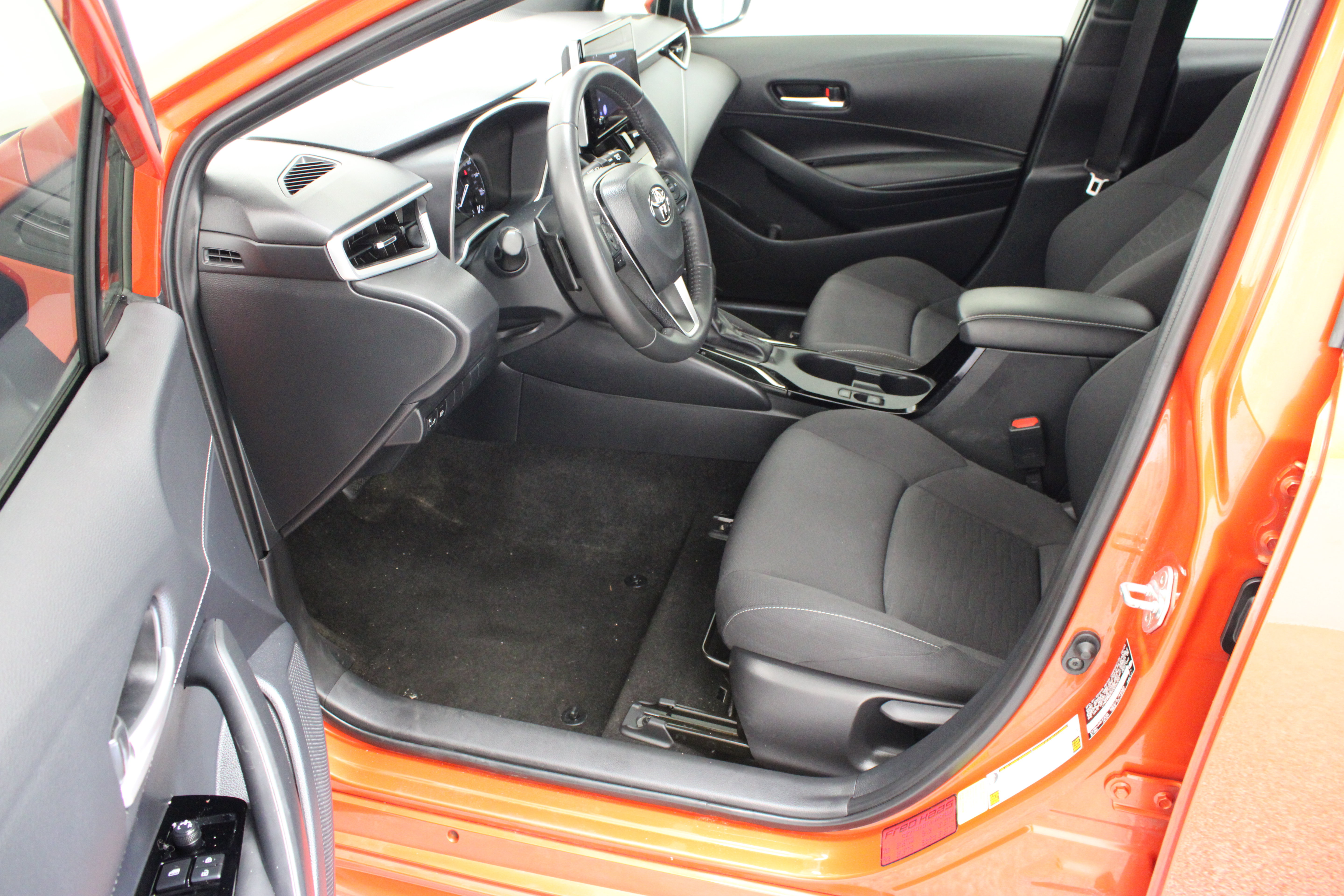 Certified 2024 Toyota Corolla SE FWD image 14