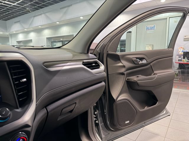 Used 2023 GMC Acadia SLT FWD image 26