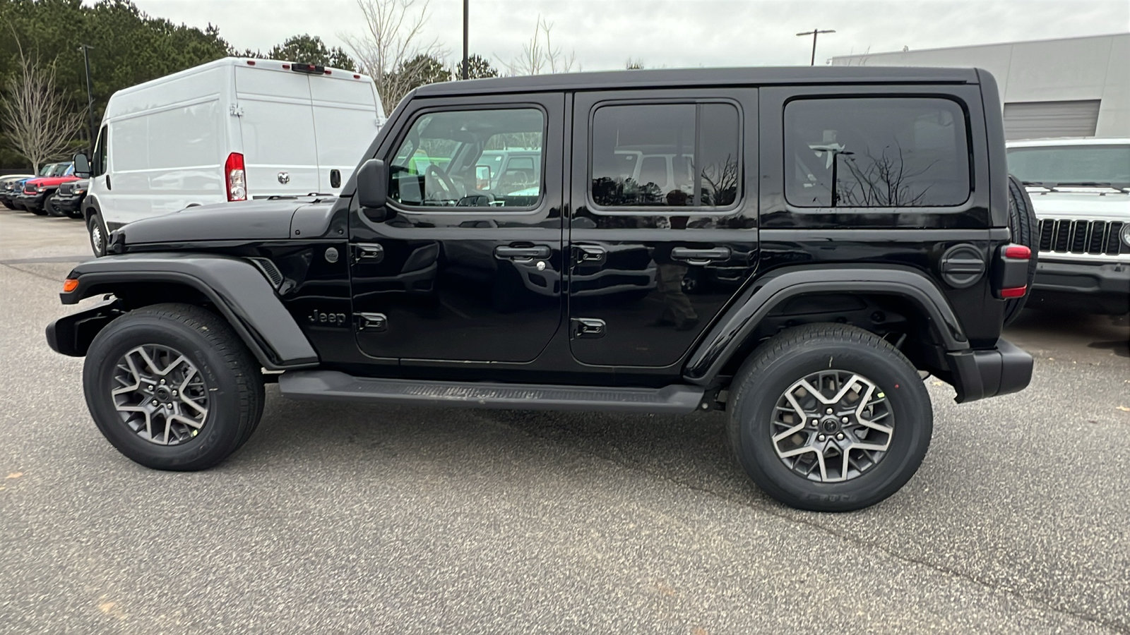 New 2026 Jeep Wrangler Unlimited Sahara AWD/4WD image 11