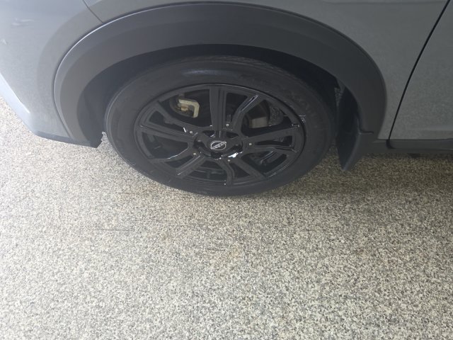 Used 2022 Nissan Kicks SR w/ Premium Package FWD image 3