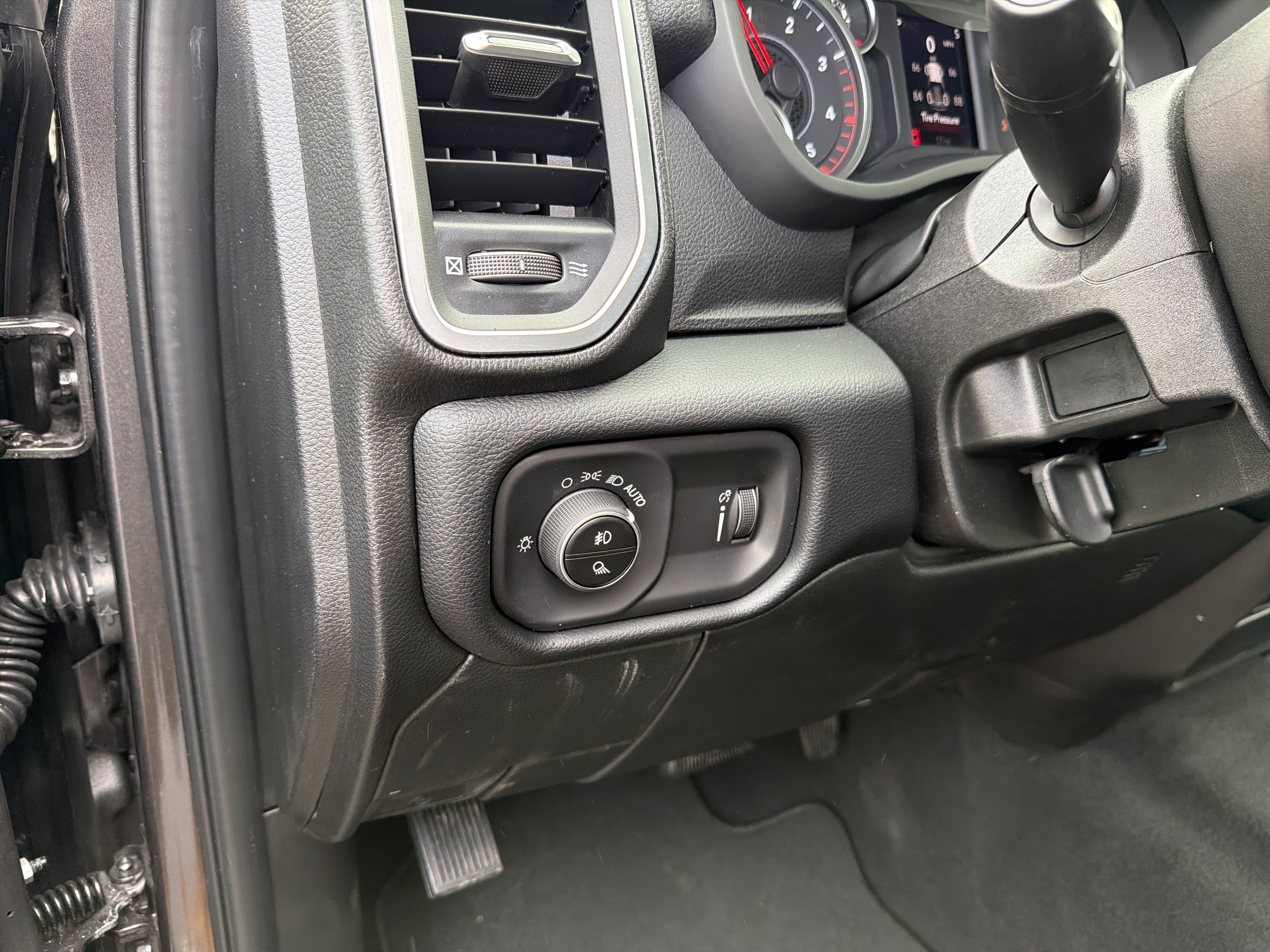 New 2026 RAM 2500 Big Horn AWD/4WD image 16