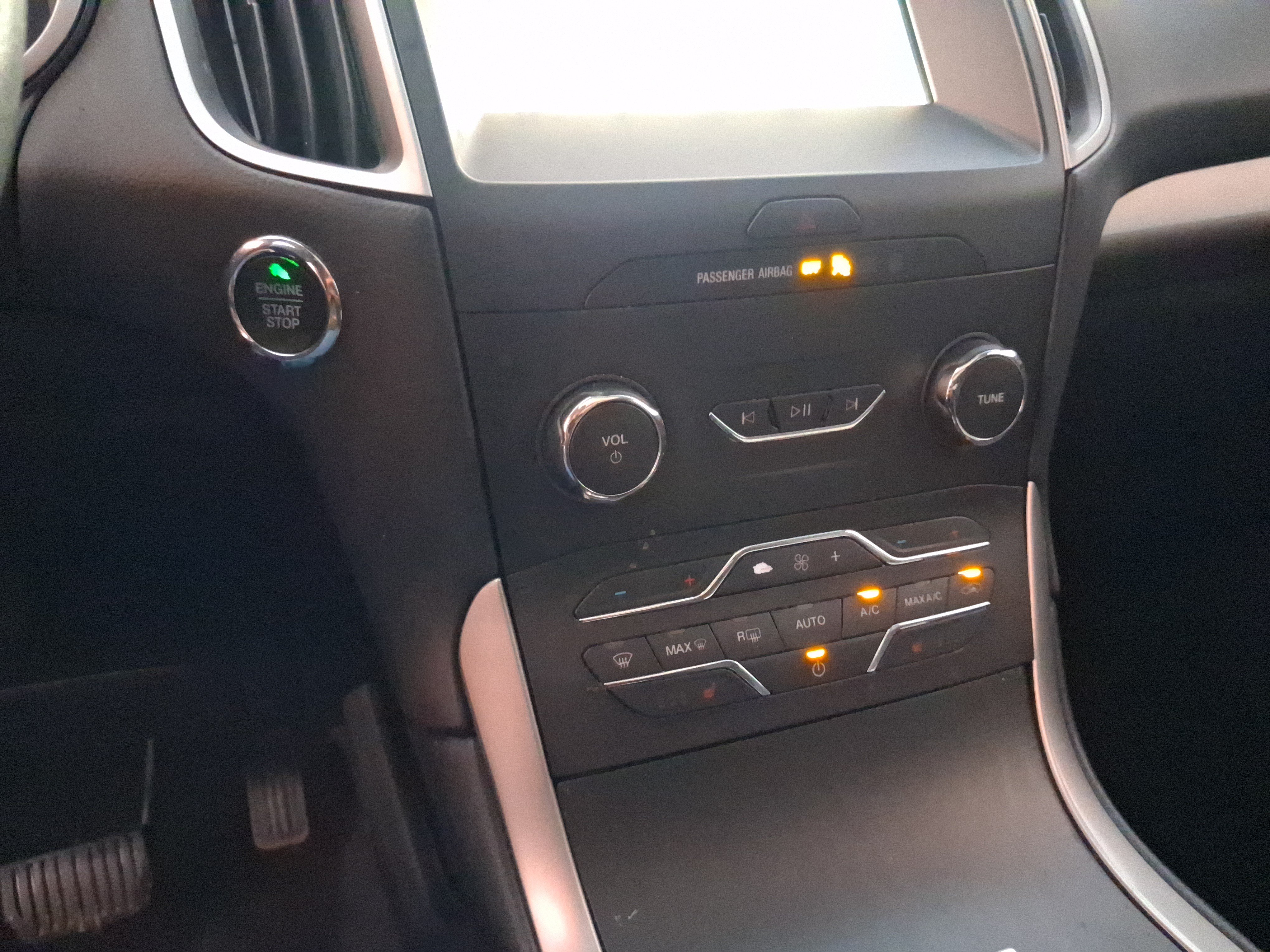 Used 2019 Ford Edge SEL w/ Equipment Group 201A FWD image 19