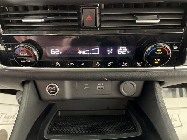 Used 2023 Nissan Rogue SV w/ SV Premium Package image 27