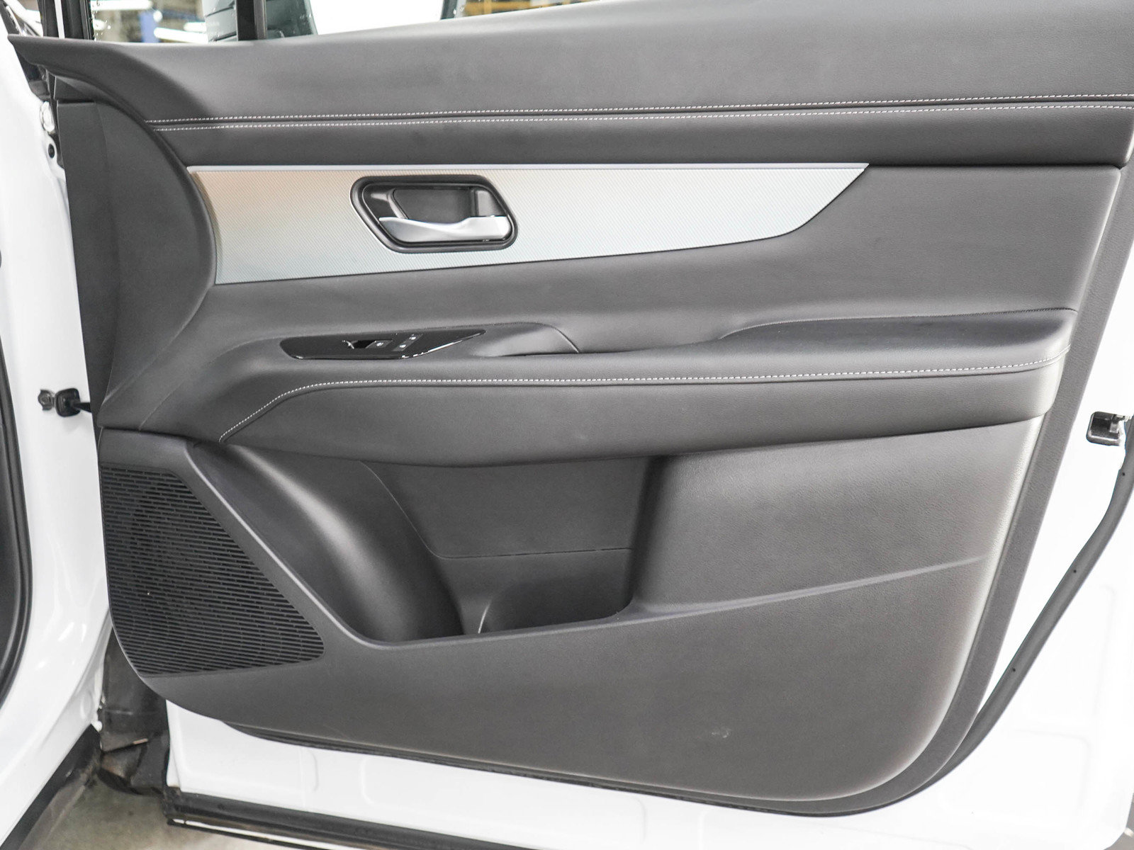Used 2025 Nissan Murano SL w/ Cargo Package AWD/4WD image 9