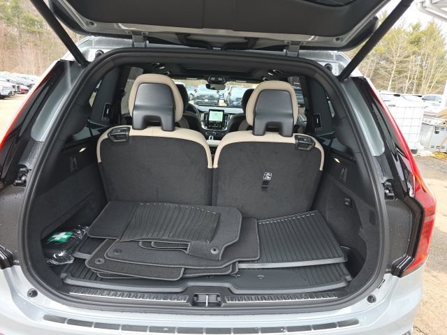 New 2026 Volvo XC90 B6 Plus w/ Protection Package Premier image 17