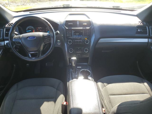 Used 2018 Ford Explorer XLT AWD/4WD image 12