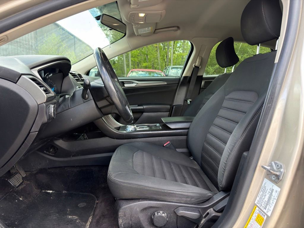 Used 2017 Ford Fusion S w/ Equipment Group 101A FWD image 2
