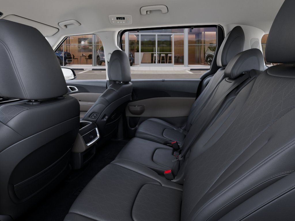 New 2027 Kia Carnival EX FWD image 18