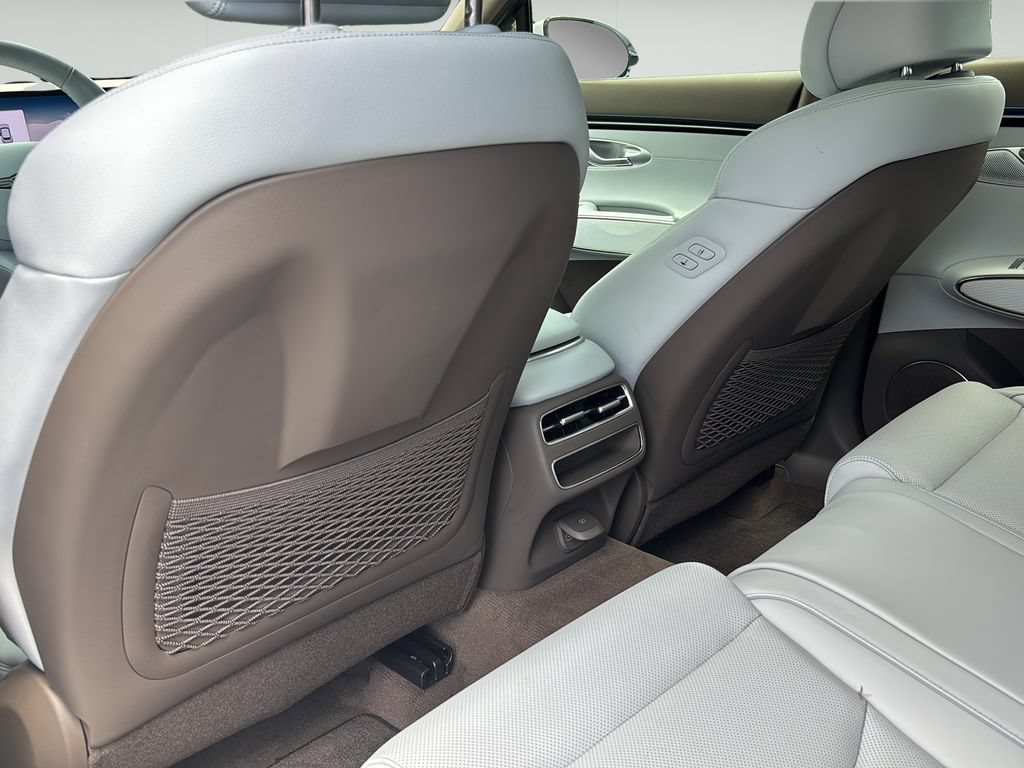 Certified 2026 Genesis GV70 2.5T Advanced AWD/4WD image 17