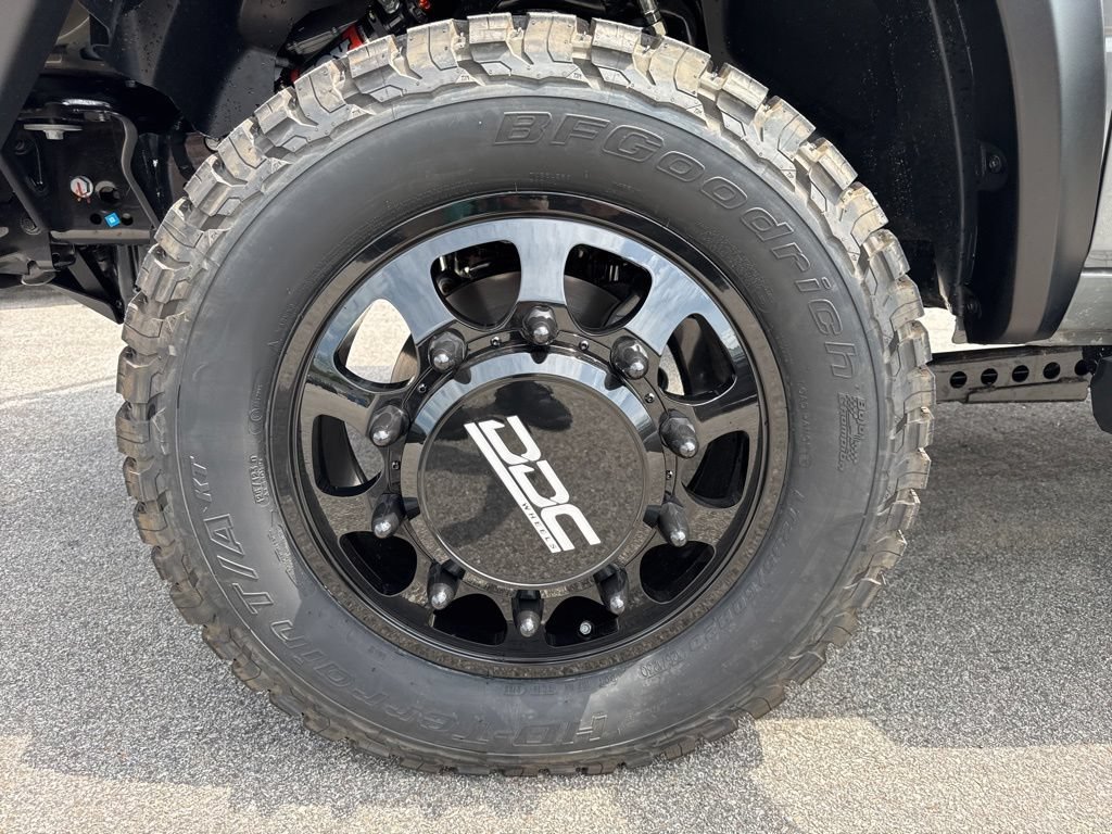 New 2026 RAM 3500 Laramie w/ Night Edition AWD/4WD image 9