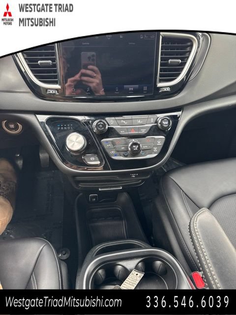 Used 2026 Chrysler Pacifica Select FWD image 17