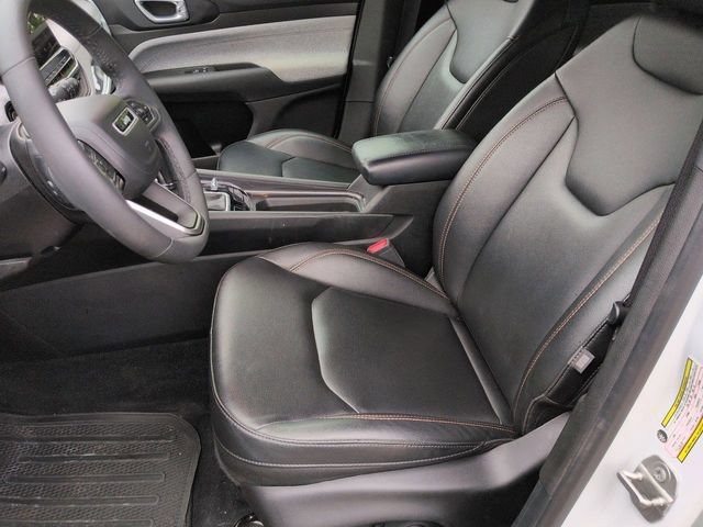 Used 2024 Jeep Compass Latitude AWD/4WD image 11