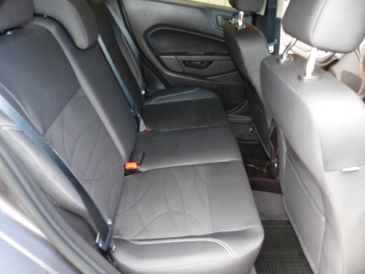 Used 2017 Ford Fiesta SE image 27