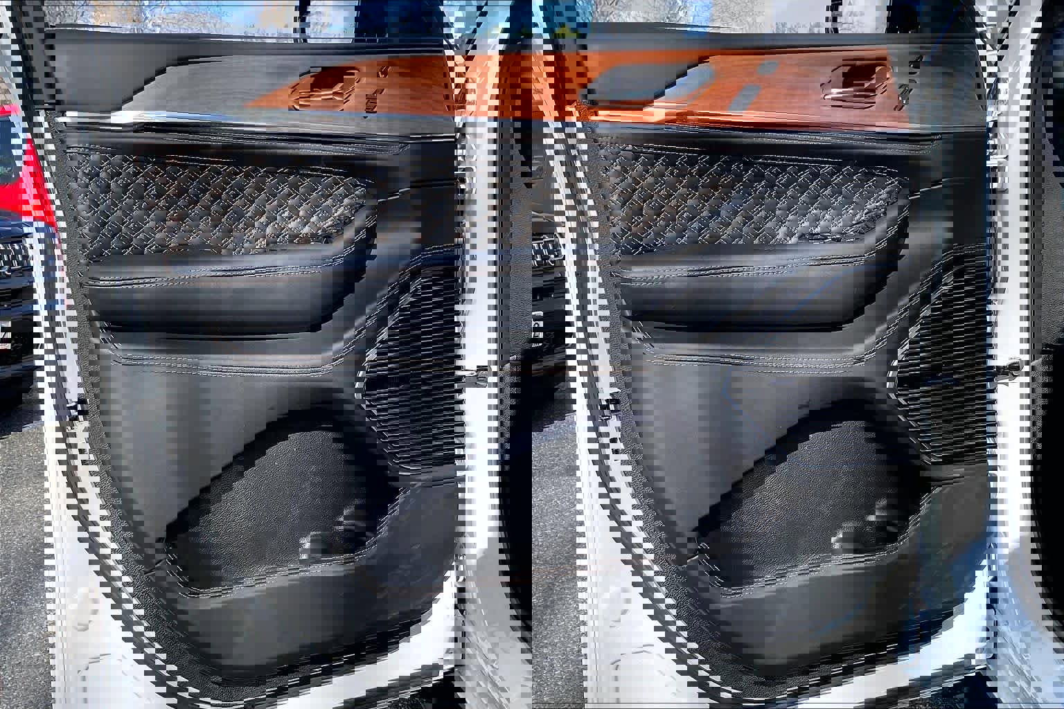 Used 2025 Jeep Grand Cherokee Summit w/ Obsidian Package image 23