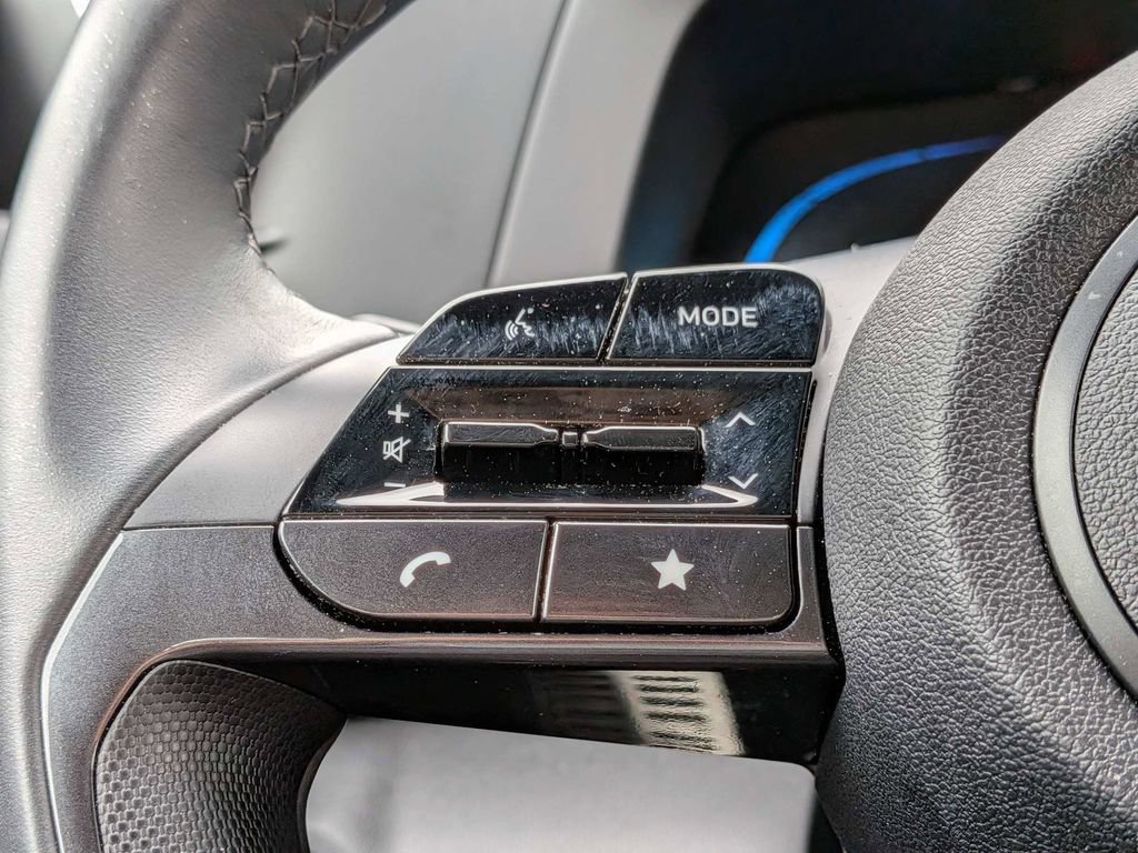 Used 2025 Hyundai Elantra Sport FWD image 23