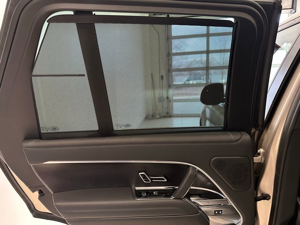 New 2025 Land Rover Range Rover SE AWD/4WD image 27