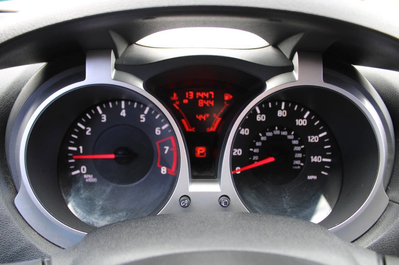 Used 2011 Nissan Juke SV w/ Interior Illumination Pkg image 39