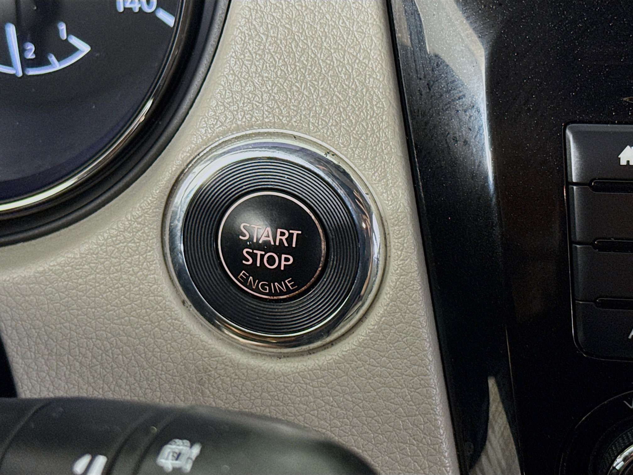 Used 2019 Nissan Rogue Sport SV FWD image 19