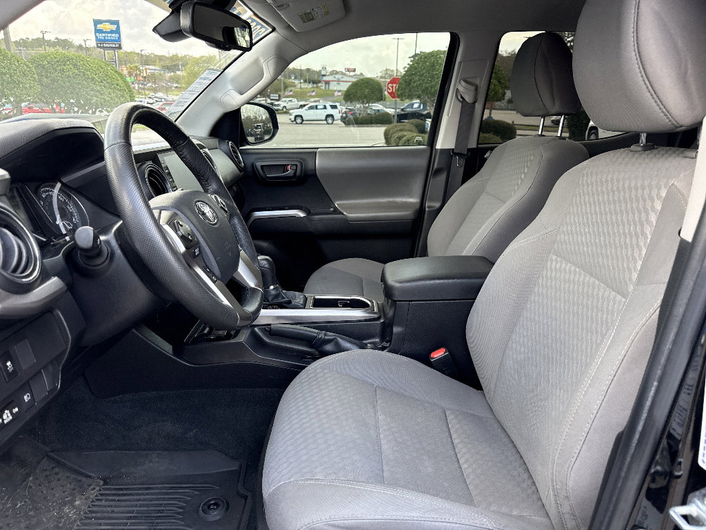 Used 2023 Toyota Tacoma SR5 w/ Technology Package AWD/4WD image 9