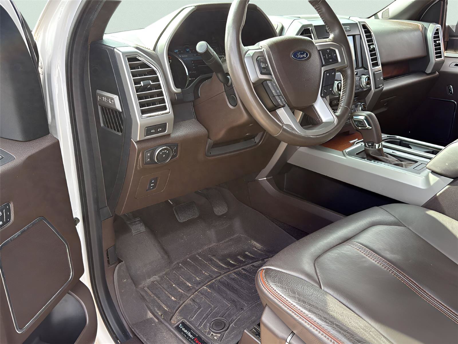 Used 2016 Ford F150 King Ranch w/ Equipment Group 601A Luxury AWD/4WD image 3
